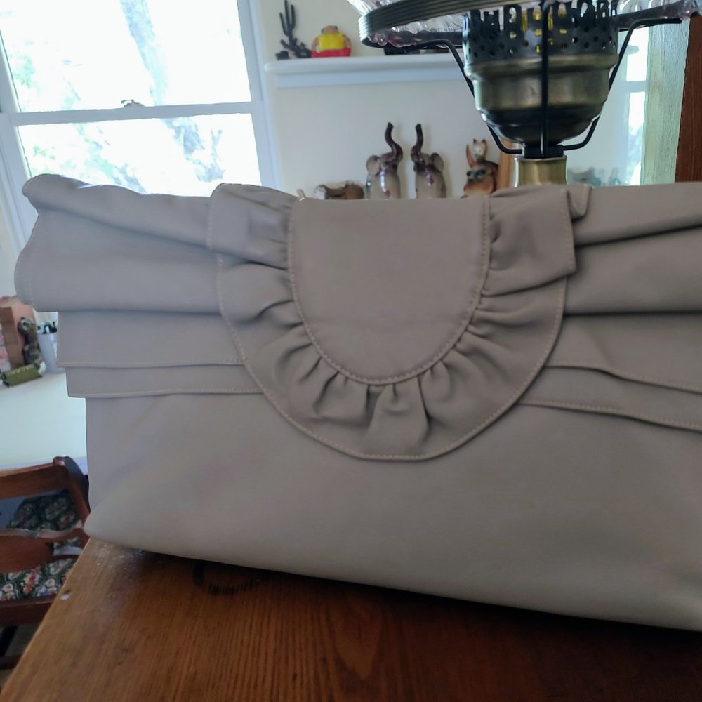 Vintage Susan Gail grey leather clutch with strap options. Excellent condition. - Picture 2 of 14